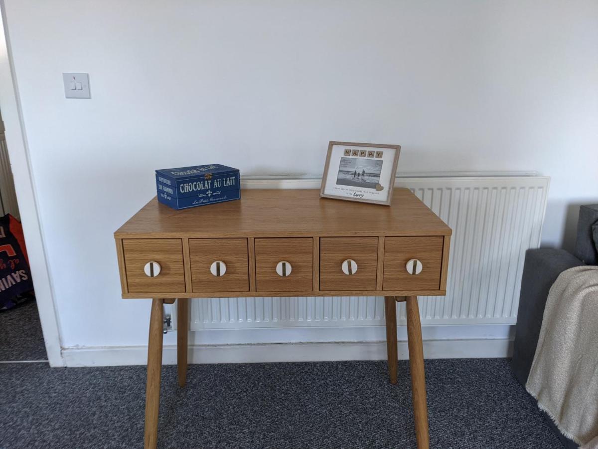 Simple 2-Bedroom 1.5 Bath Apartment In Thornhill Southampton Eksteriør bilde