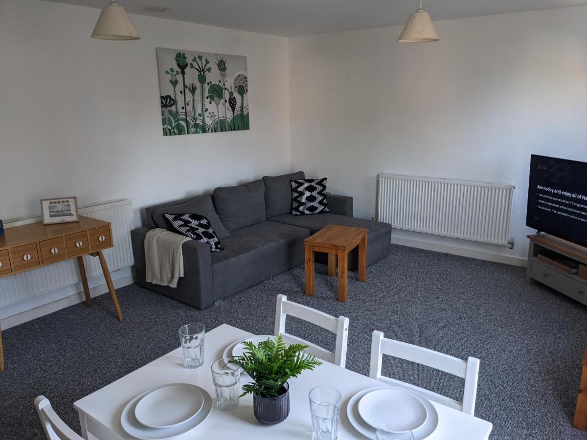 Simple 2-Bedroom 1.5 Bath Apartment In Thornhill Southampton Eksteriør bilde