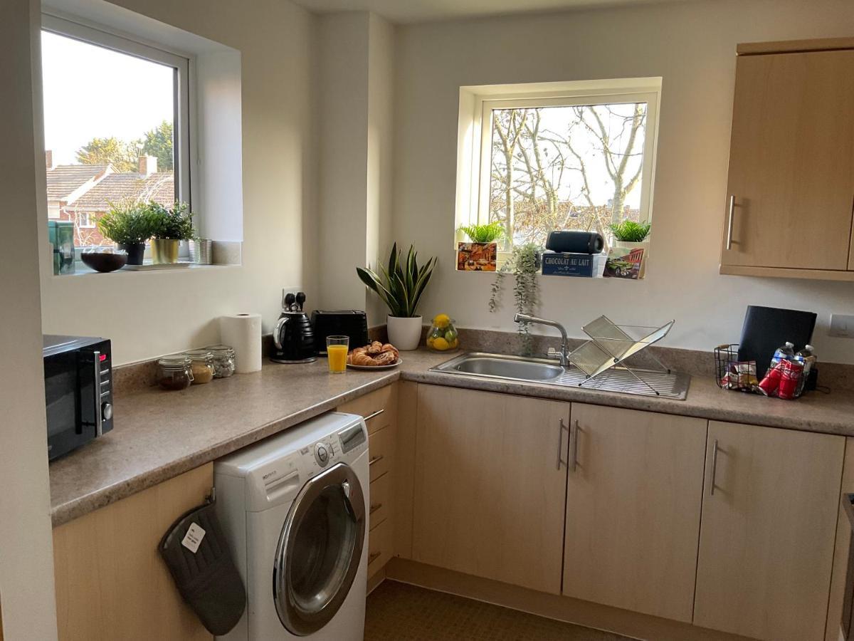 Simple 2-Bedroom 1.5 Bath Apartment In Thornhill Southampton Eksteriør bilde