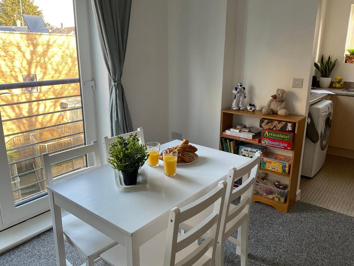Simple 2-Bedroom 1.5 Bath Apartment In Thornhill Southampton Eksteriør bilde