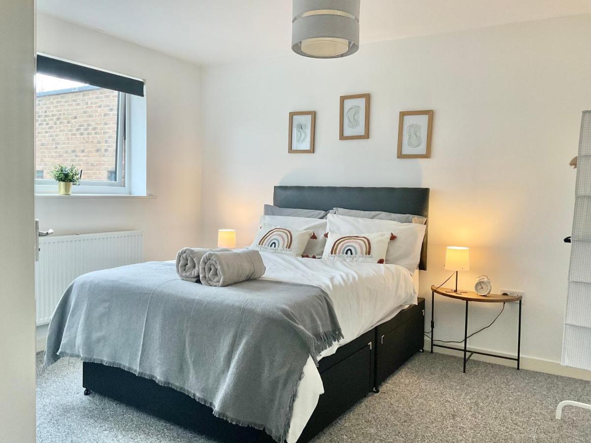 Simple 2-Bedroom 1.5 Bath Apartment In Thornhill Southampton Eksteriør bilde